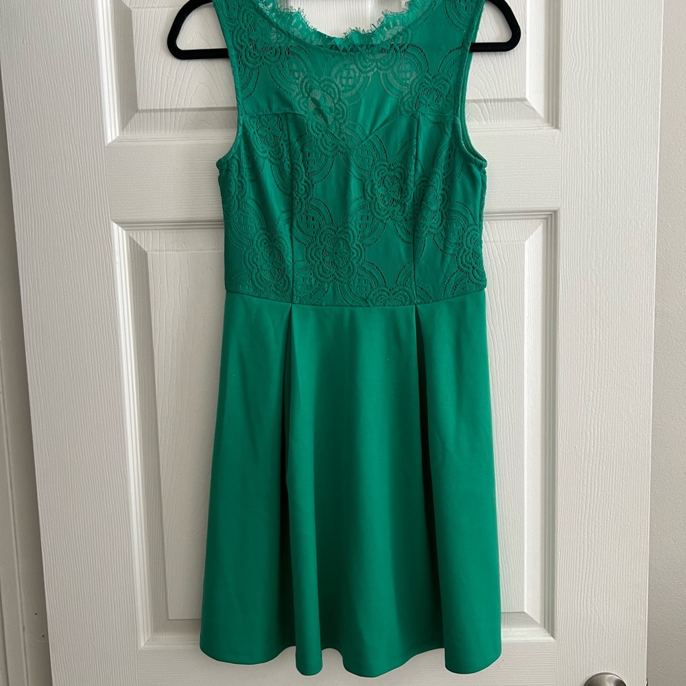 Francesca’s green dress